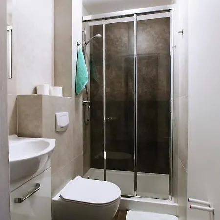 Проживание в семье Malta Познань